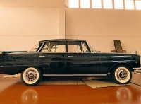 MERCEDES Benz 220 SE