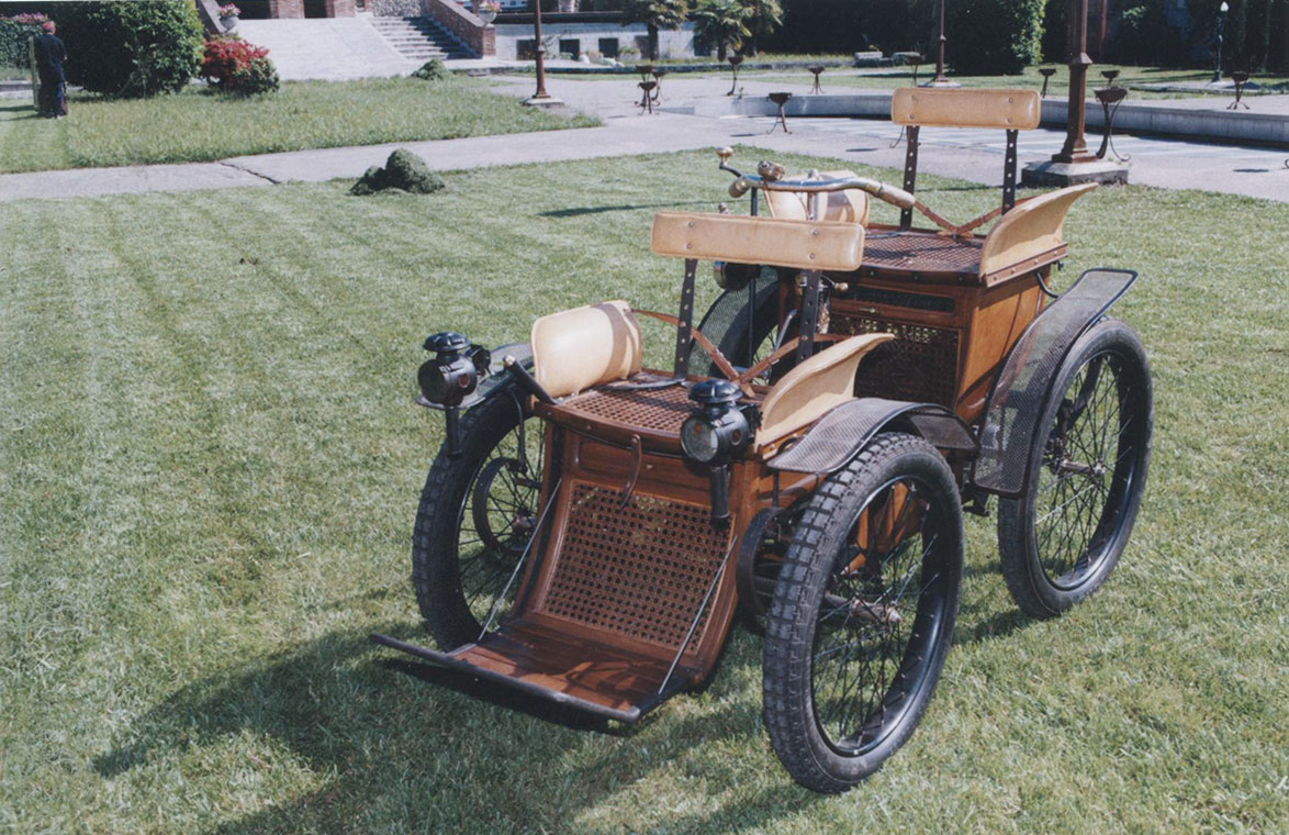 01 Ayrton Perrys 1881 first electric car