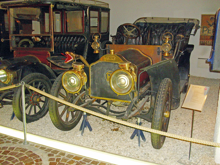 01 Ayrton Perrys 1881 first electric car